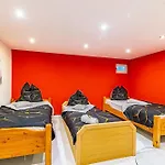 Grosses Reihenhaus 100 M2, Messe 650m, Garten Bis 9 Gaeste, Gratis Parkplaetze, Naehe Europpark & Gifiz-see Apartment *