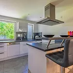 Apartment Grosses Reihenhaus 100 M2, Messe 650m, Garten Bis 9 Gaeste, Gratis Parkplaetze, Naehe Europpark & Gifiz-see