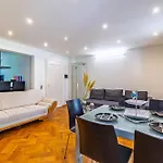 Grosses Reihenhaus 100 M2, Messe 650m, Garten Bis 9 Gaeste, Gratis Parkplaetze, Naehe Europpark & Gifiz-see Apartment *