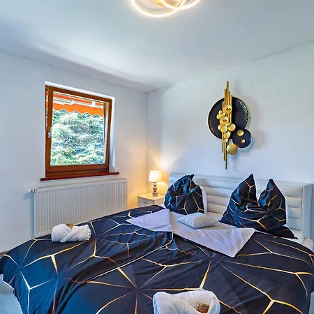 Grosses Reihenhaus 100 M2, Messe 650m, Garten Bis 9 Gaeste, Gratis Parkplaetze, Naehe Europpark & Gifiz-see אופנבורג