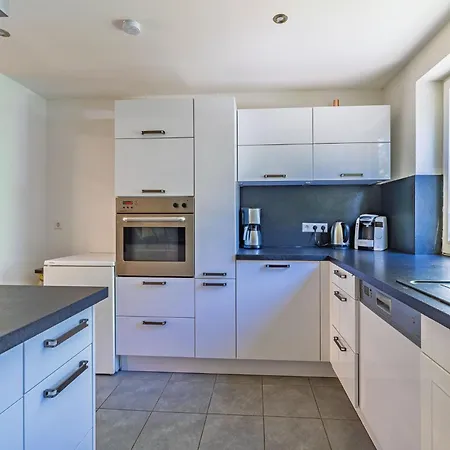 Grosses Reihenhaus 100 M2, Messe 650m, Garten Bis 9 Gaeste, Gratis Parkplaetze, Naehe Europpark & Gifiz-see דירה אופנבורג