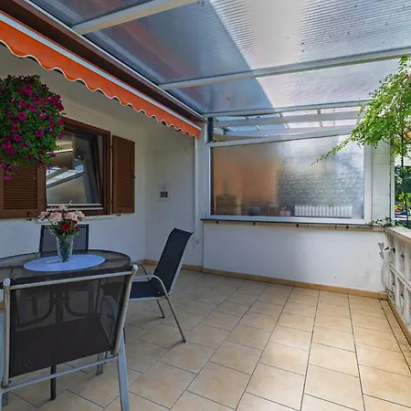 דירה Grosses Reihenhaus 100 M2, Messe 650m, Garten Bis 9 Gaeste, Gratis Parkplaetze, Naehe Europpark & Gifiz-see